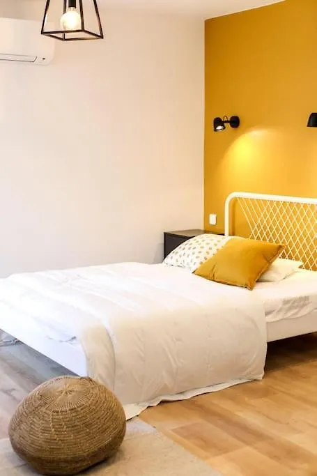 Appartement Studio Cosy Equipe, Centre Ville Orange